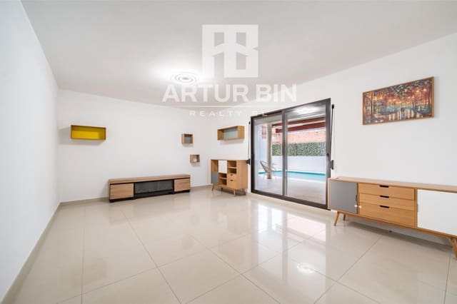 5 bedroom Villa for sale in San Antonio de Benagéber with pool garage - € 600,000 (Ref: 10102678)