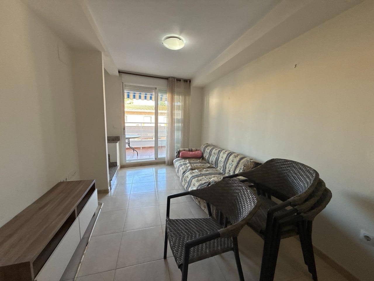 3 Zimmer Reihenhaus zu vermieten in Chilches mit Garage - 900 € (Ref: 10109753)