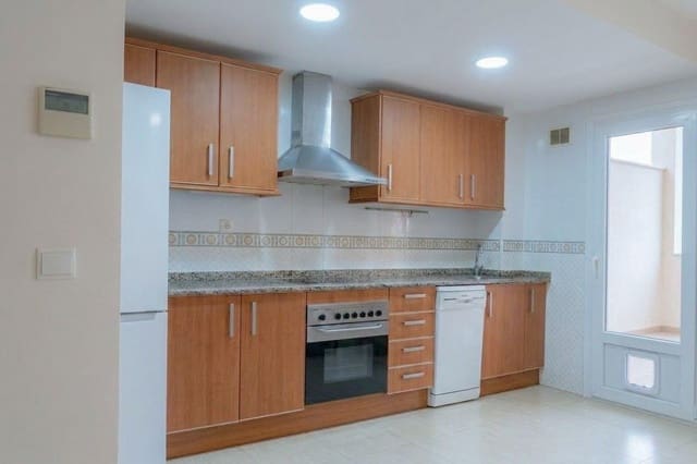 2 bedroom Flat for sale in San Gabriel, Alicante / Alacant city - € 225,000 (Ref: 10115932)