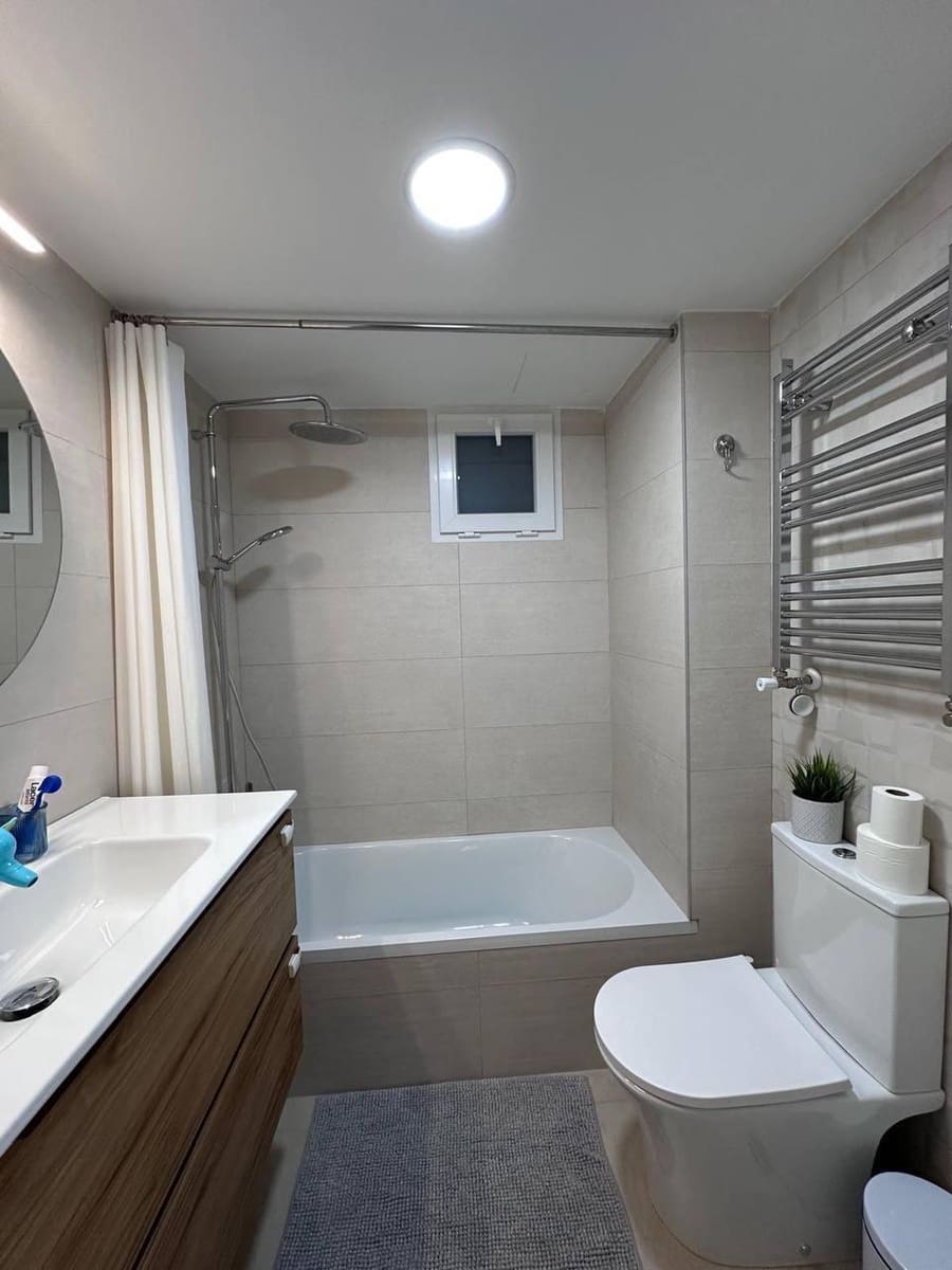 3 bedroom Flat for sale in Valencia city with garage - € 545,000 (Ref: 10115933)