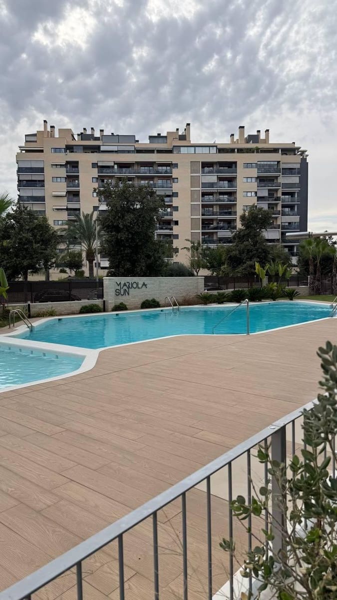2 soverom Leilighet til salgs i Alicante by med svømmebasseng garasje - € 679 000 (Ref: 10132053)