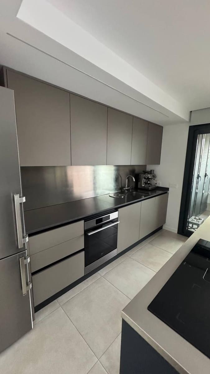 2 soverom Leilighet til salgs i Alicante by med svømmebasseng garasje - € 679 000 (Ref: 10132053)