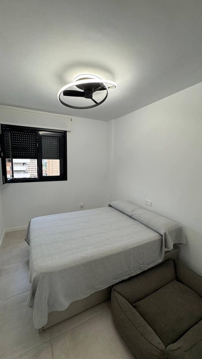 2 soverom Leilighet til salgs i Alicante by med svømmebasseng garasje - € 679 000 (Ref: 10132053)