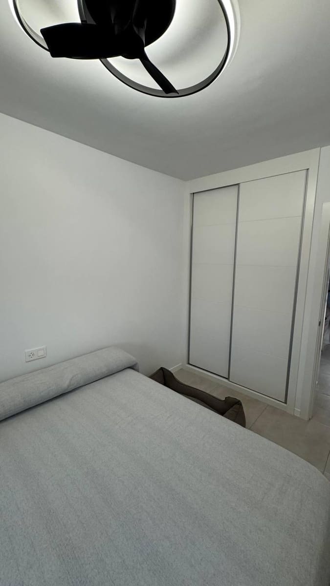 2 soverom Leilighet til salgs i Alicante by med svømmebasseng garasje - € 679 000 (Ref: 10132053)