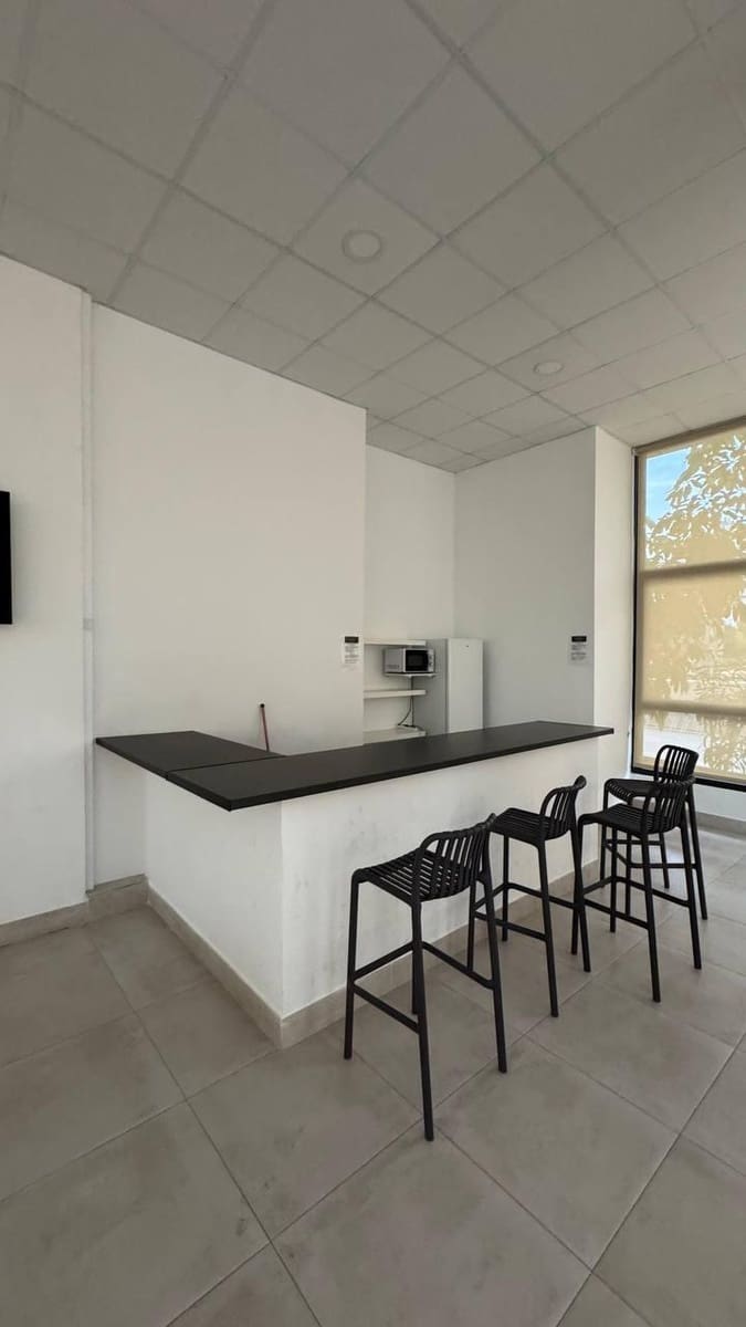 2 soverom Leilighet til salgs i Alicante by med svømmebasseng garasje - € 679 000 (Ref: 10132053)