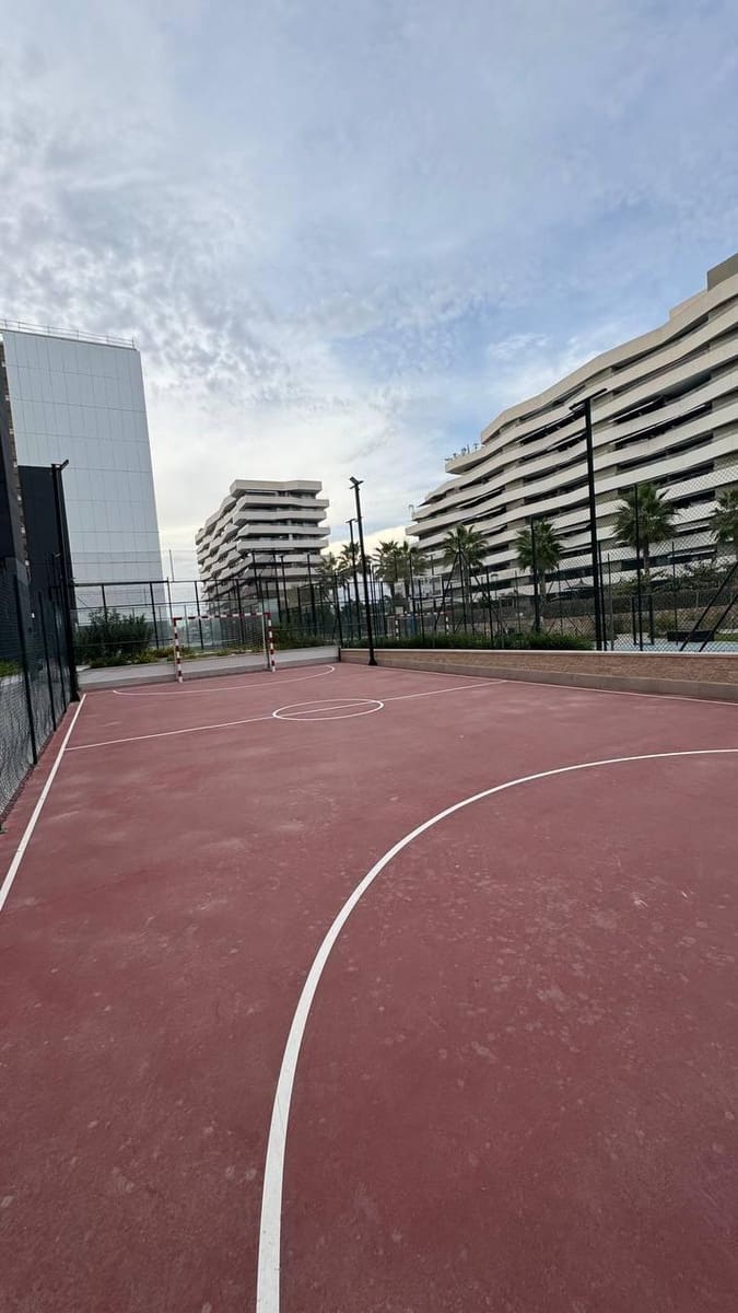 2 soverom Leilighet til salgs i Alicante by med svømmebasseng garasje - € 679 000 (Ref: 10132053)