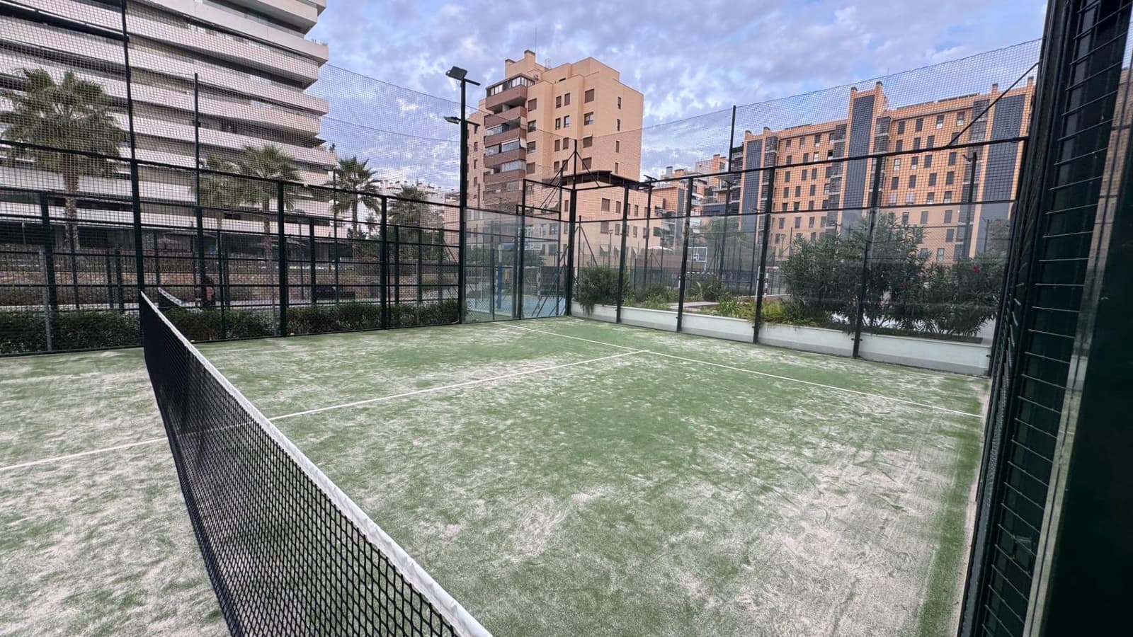 2 soverom Leilighet til salgs i Alicante by med svømmebasseng garasje - € 679 000 (Ref: 10132053)