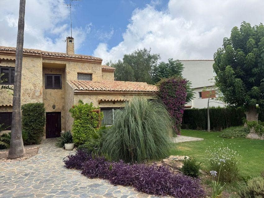 5 bedroom Villa for sale in Pucol with pool - € 990,000 (Ref: 10132055)