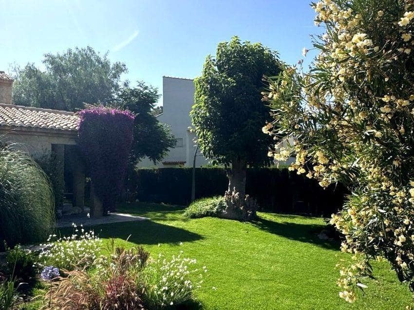5 bedroom Villa for sale in Pucol with pool - € 990,000 (Ref: 10132055)