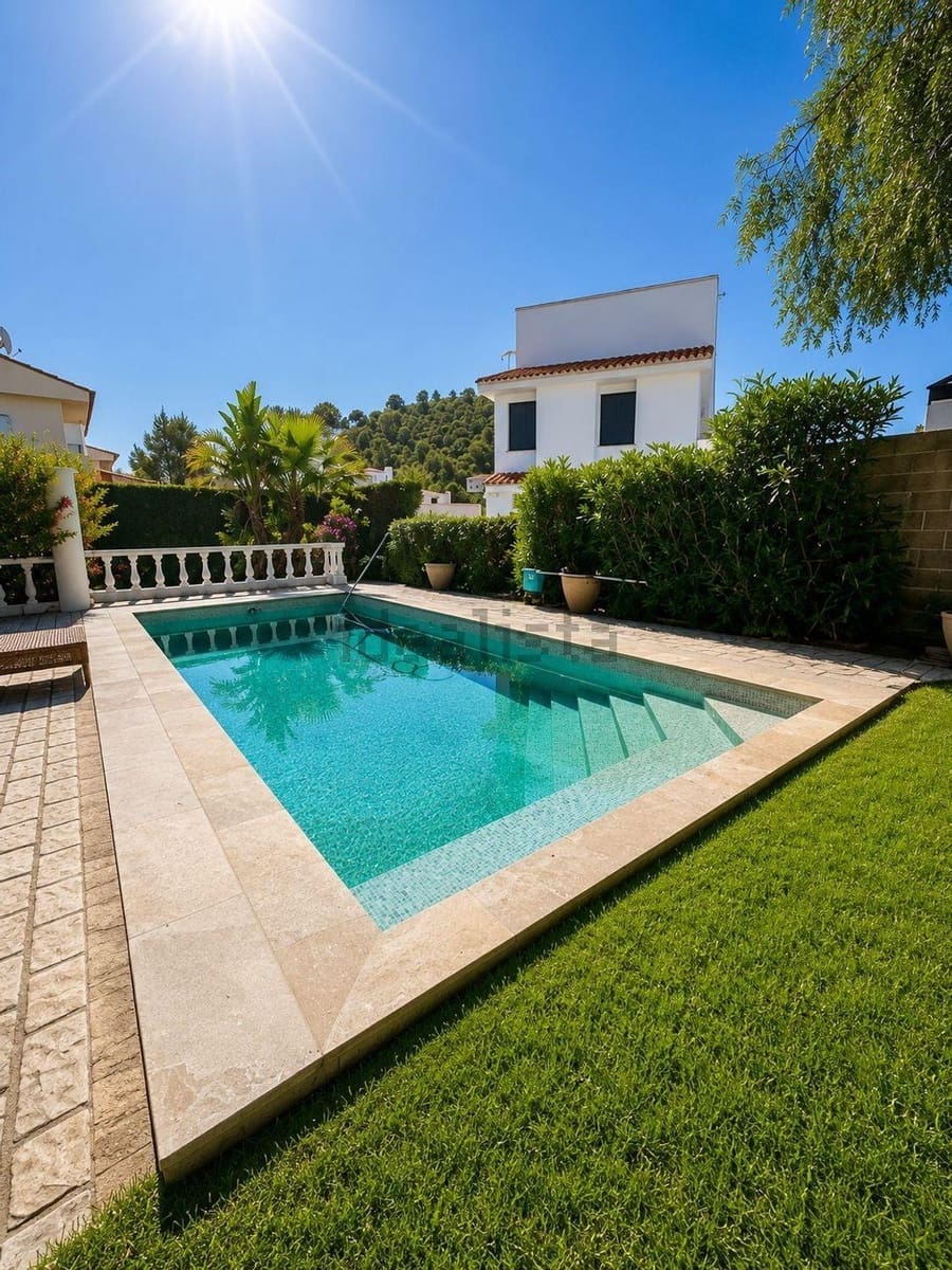 5 bedroom Villa for sale in Pucol with pool - € 990,000 (Ref: 10132055)