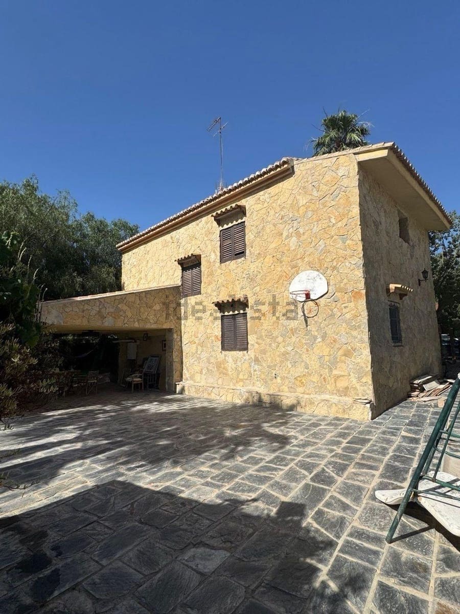 5 bedroom Villa for sale in Pucol with pool - € 990,000 (Ref: 10132055)