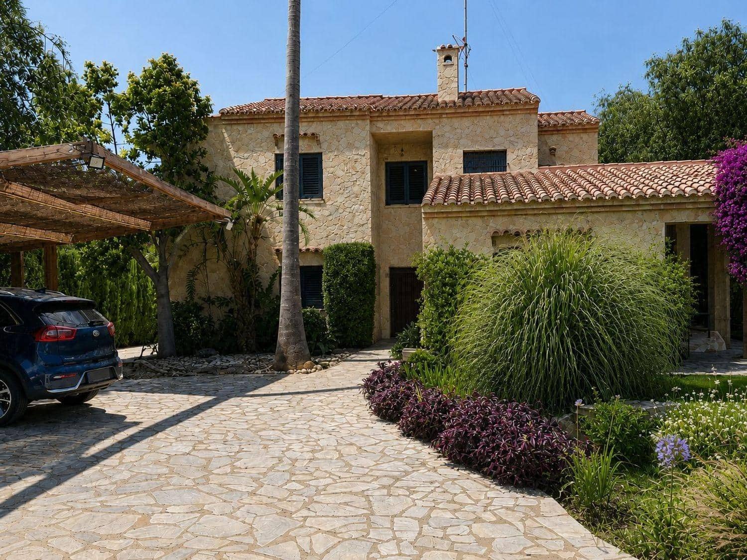 5 bedroom Villa for sale in Pucol with pool - € 990,000 (Ref: 10132055)