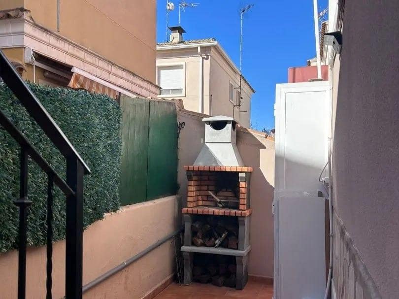 4 soveværelse Rækkehus til salg i Valverde med swimmingpool - € 310.000 (Ref: 10136118)