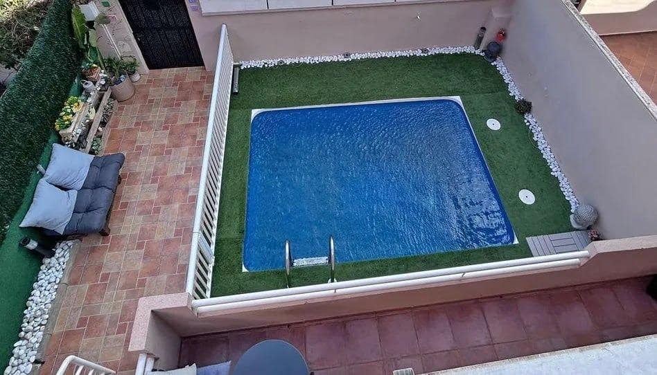 4 soveværelse Rækkehus til salg i Valverde med swimmingpool - € 310.000 (Ref: 10136118)