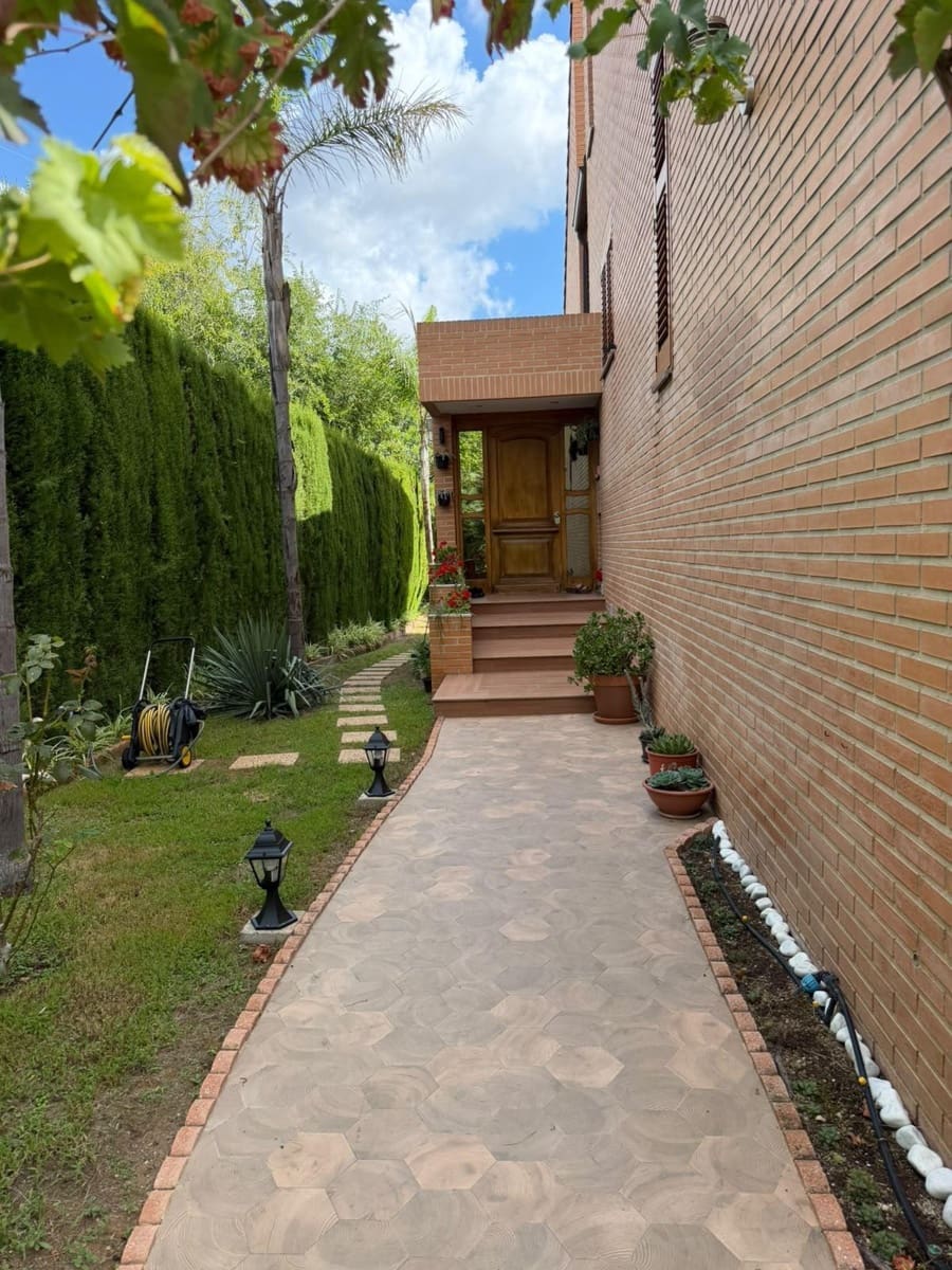 5 bedroom Villa for sale in Betera - € 999,000 (Ref: 10136119)