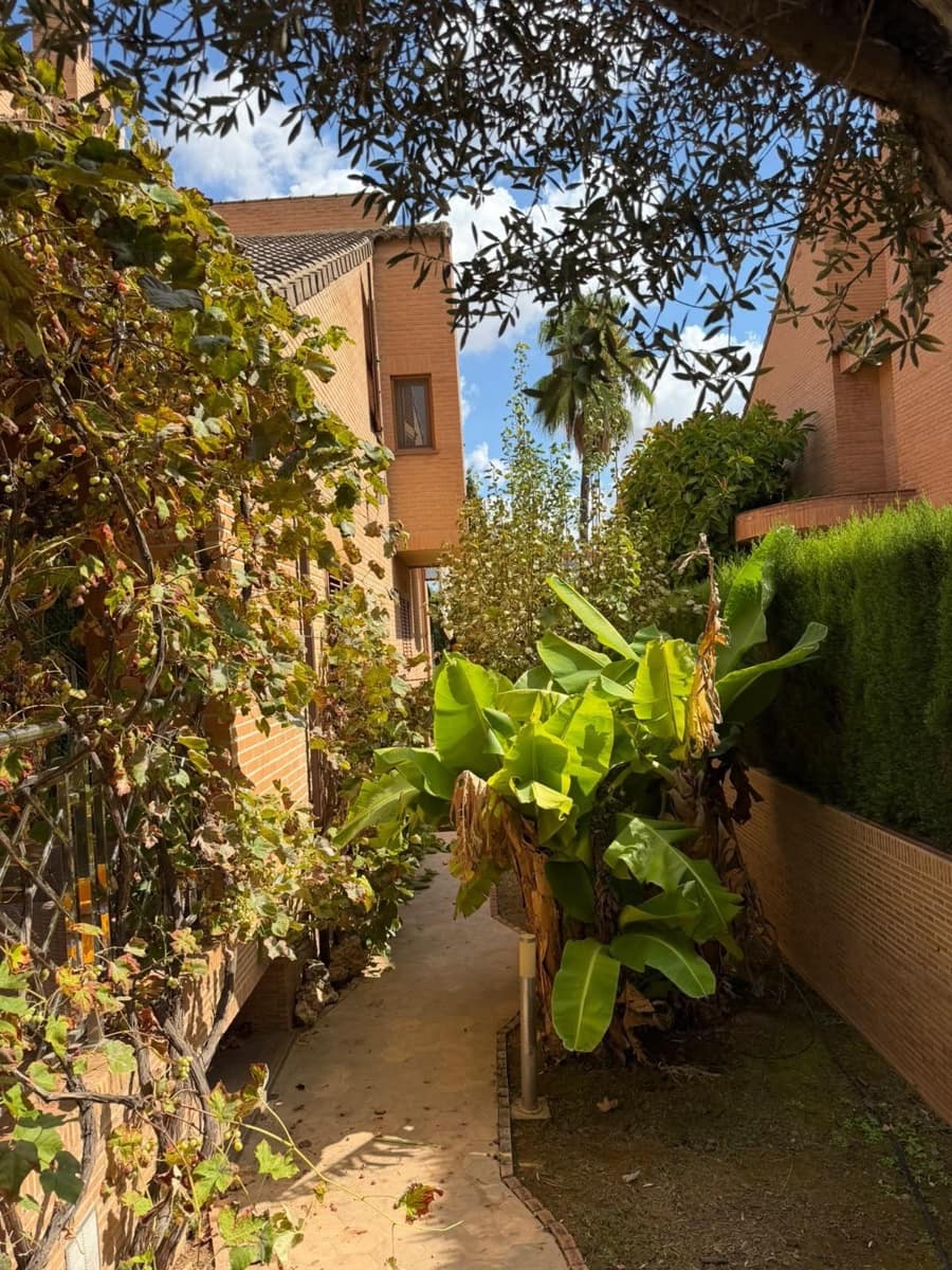 5 bedroom Villa for sale in Betera - € 999,000 (Ref: 10136119)