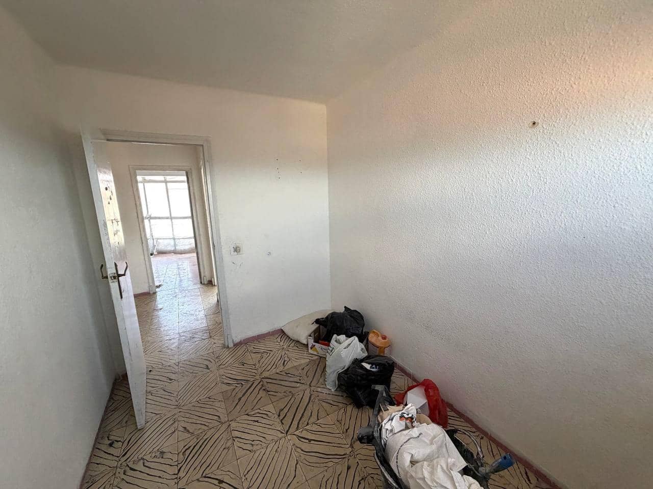 3 soverom Leilighet til salgs i Alicante by - € 89 000 (Ref: 10147189)