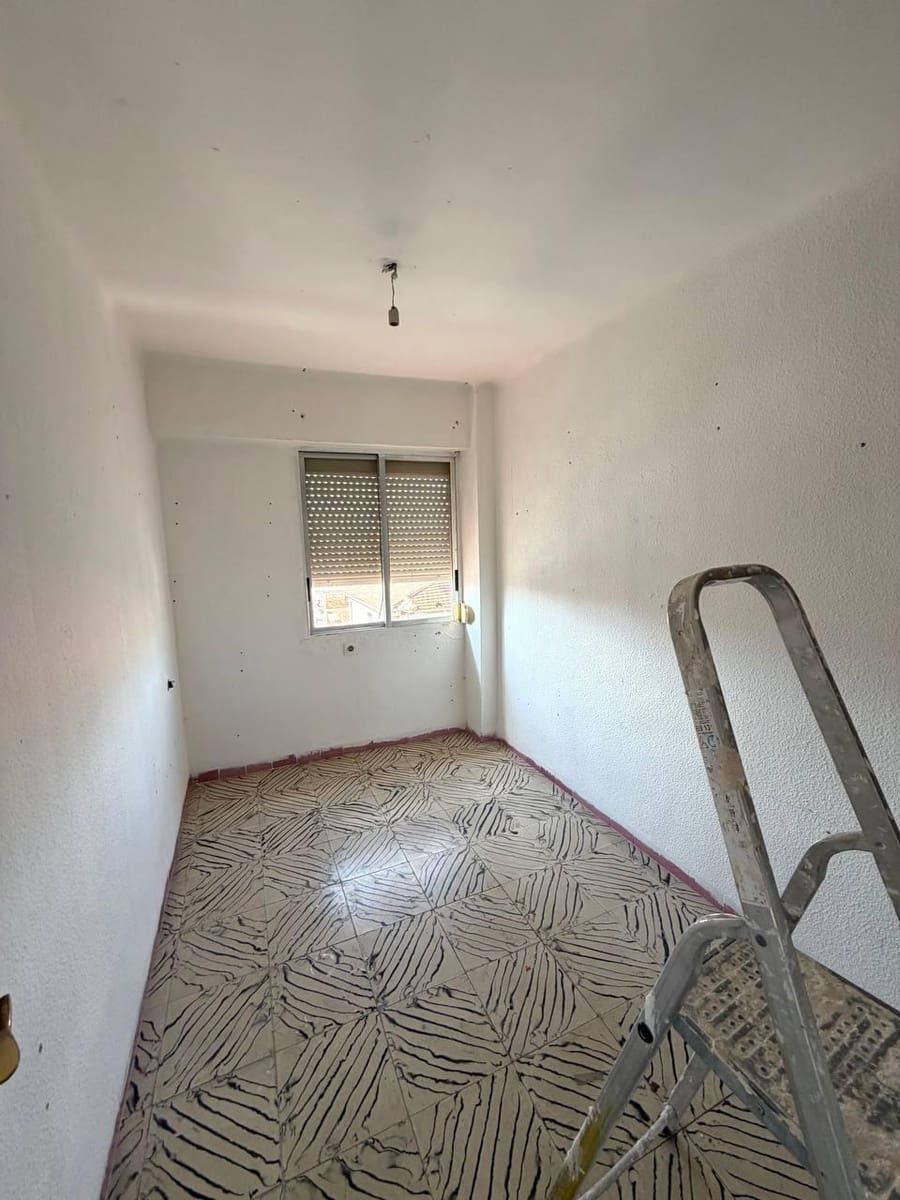 3 soverom Leilighet til salgs i Alicante by - € 89 000 (Ref: 10147189)