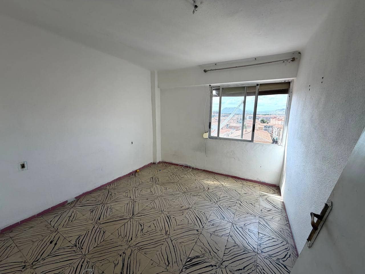 3 soverom Leilighet til salgs i Alicante by - € 89 000 (Ref: 10147189)