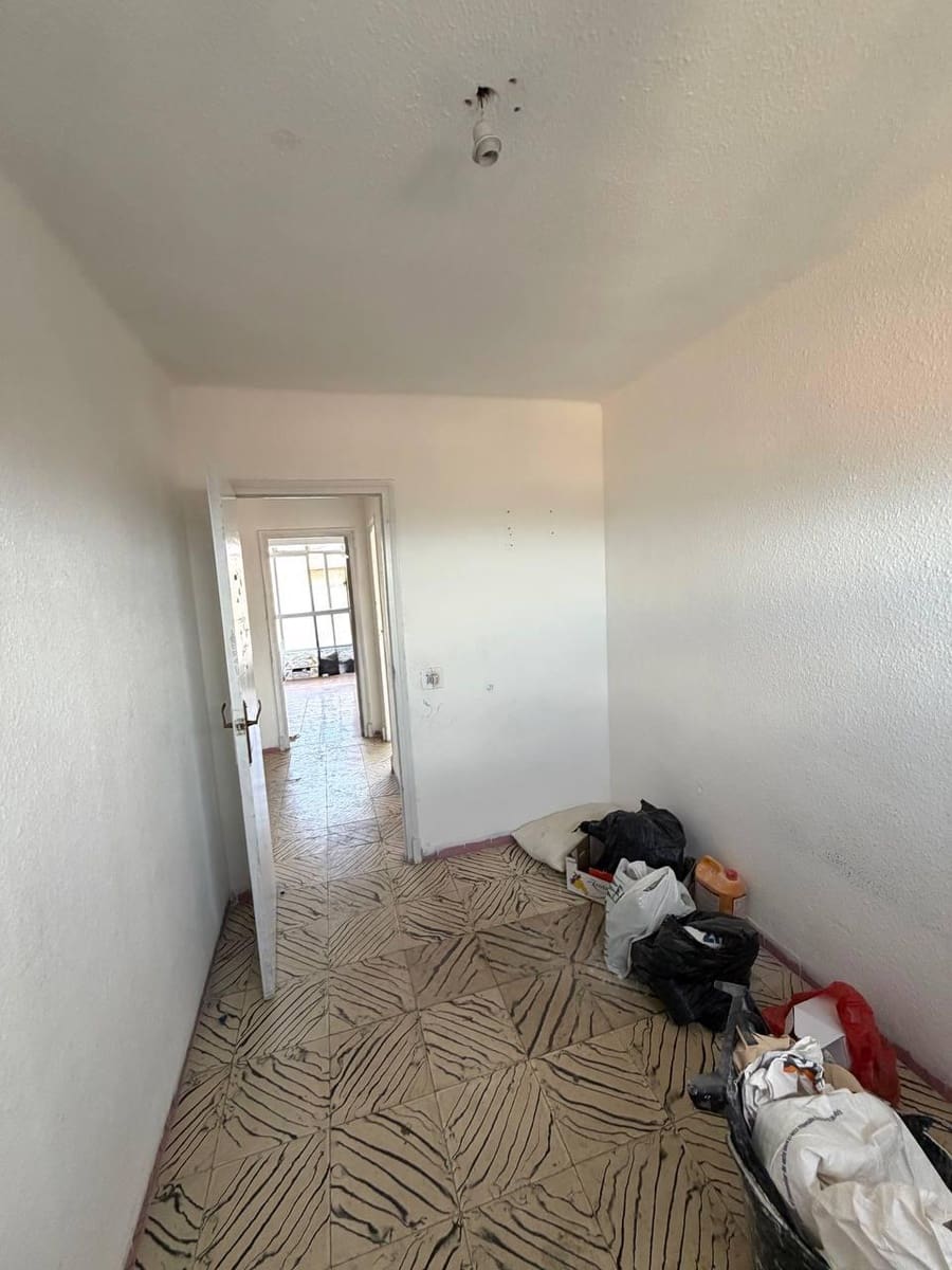 3 soverom Leilighet til salgs i Alicante by - € 89 000 (Ref: 10147189)