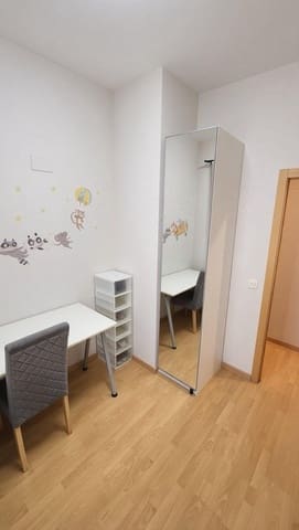 4 slaapkamer Flat te koop in La Pobla de Vallbona met zwembad garage - € 255.000 (Ref: 10161550)