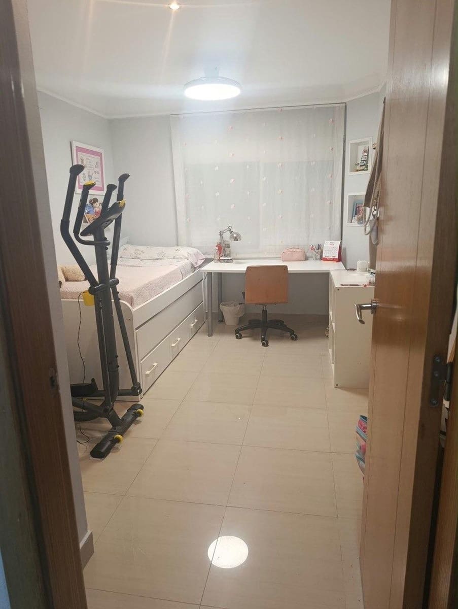 Piso de 3 habitaciones en Paterna en venta - 219.000 € (Ref: 10171748)