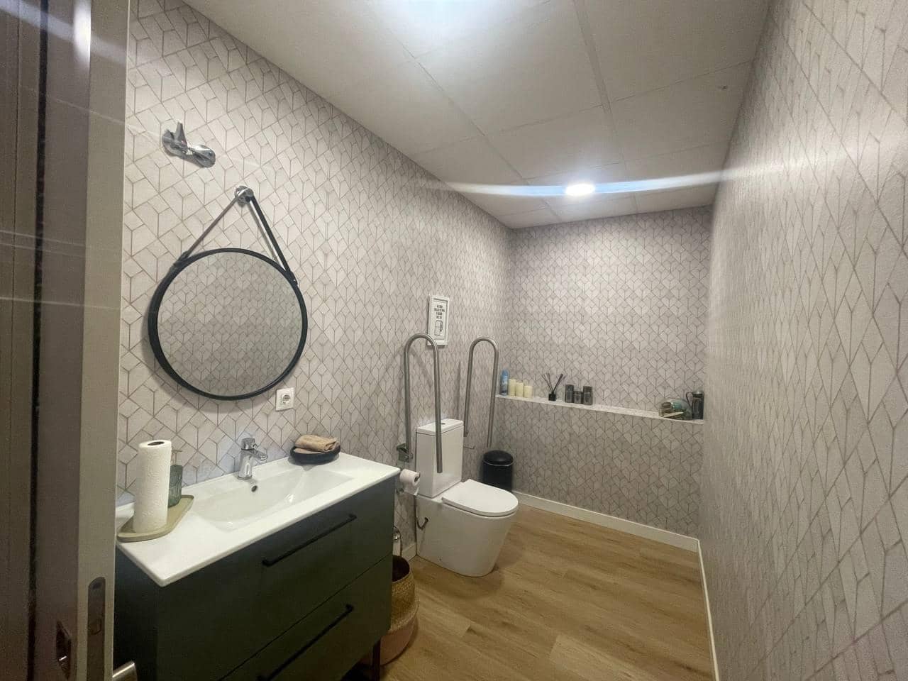 1 quarto Empresa para arrendar em Valencia cidade - 1 400 € (Ref: 10171750)