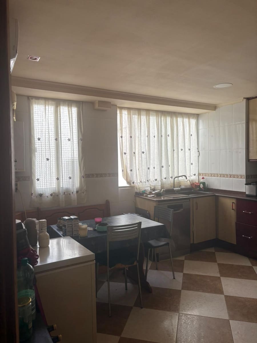 Piso de 3 habitaciones en València ciudad en venta - 295.000 € (Ref: 10183192)