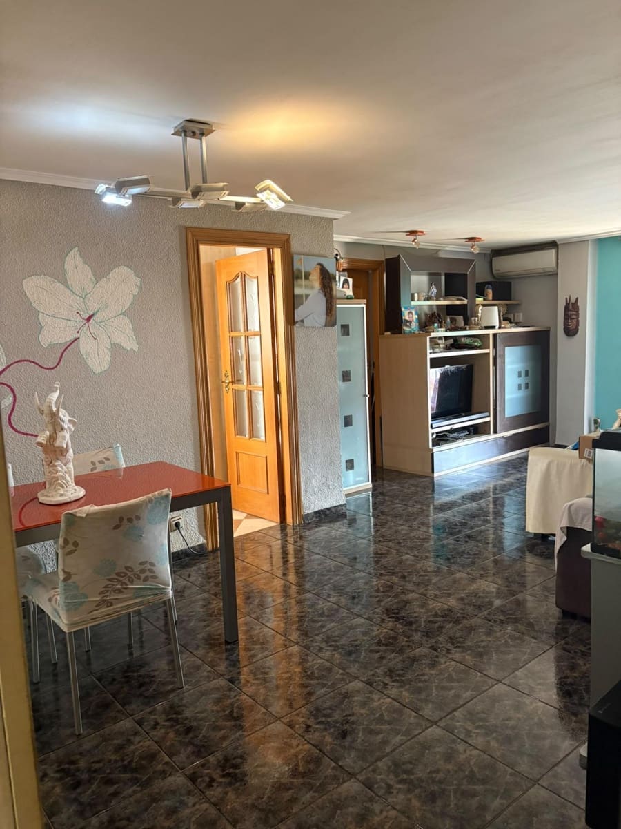 Piso de 3 habitaciones en València ciudad en venta - 295.000 € (Ref: 10183192)