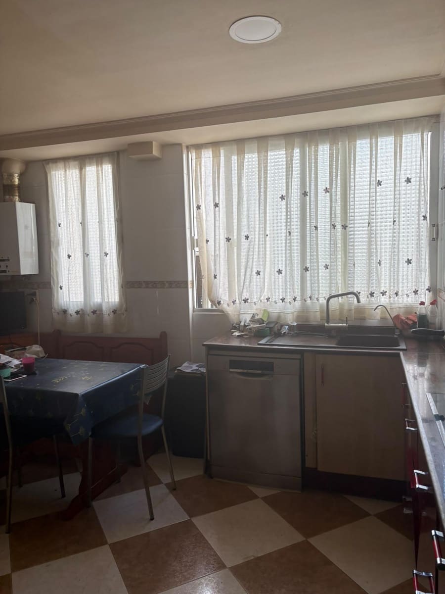 Piso de 3 habitaciones en València ciudad en venta - 295.000 € (Ref: 10183192)