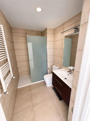4 Zimmer Reihenhaus zu vermieten in Rocafort mit Pool Garage - 2.490 € (Ref: 10187152)