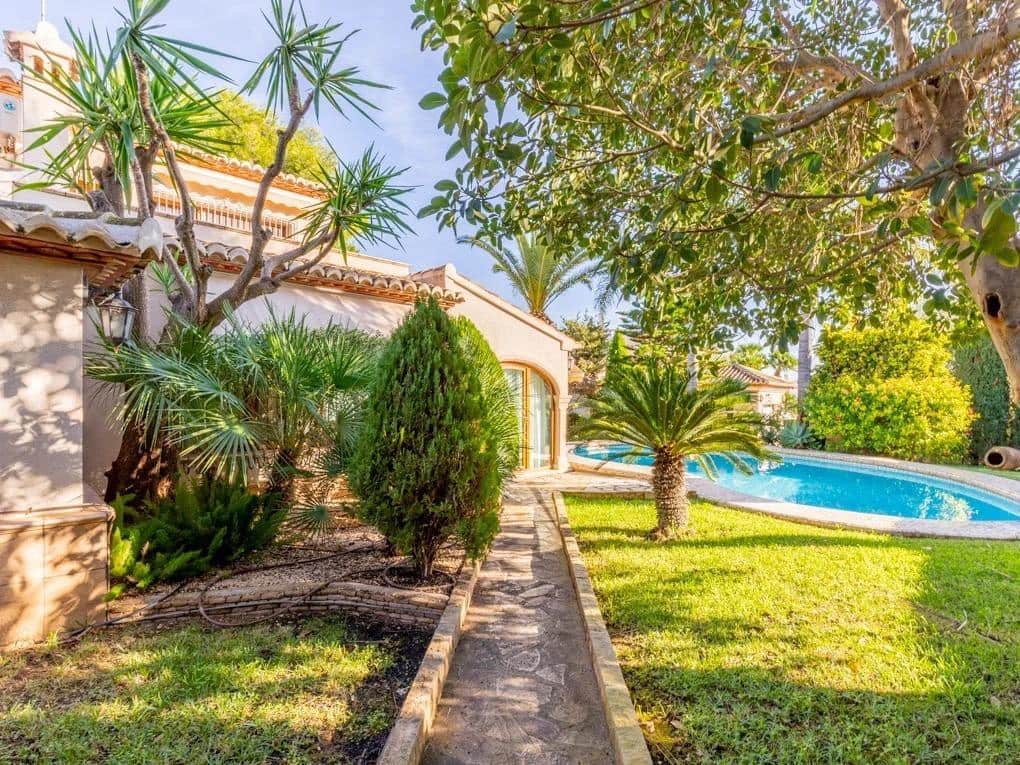 3 soveværelse Villa til salg i Adsubia med swimmingpool garage - € 800.000 (Ref: 8464127)