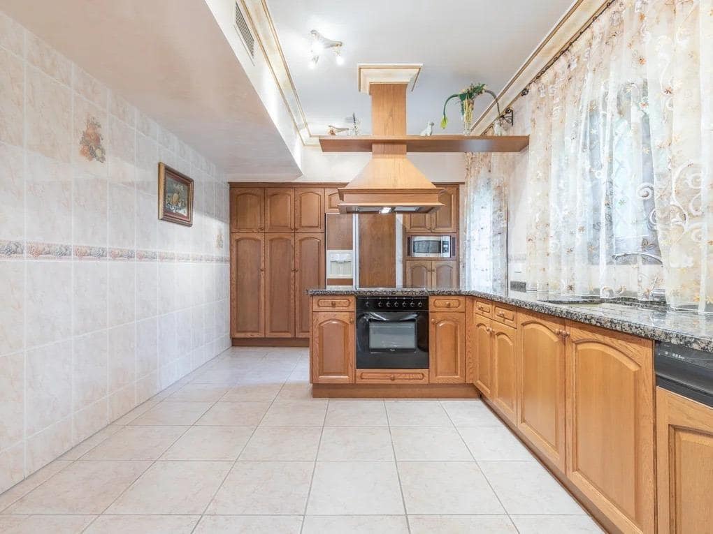 4 soveværelse Villa til salg i Adsubia med swimmingpool garage - € 2.100.000 (Ref: 8468065)