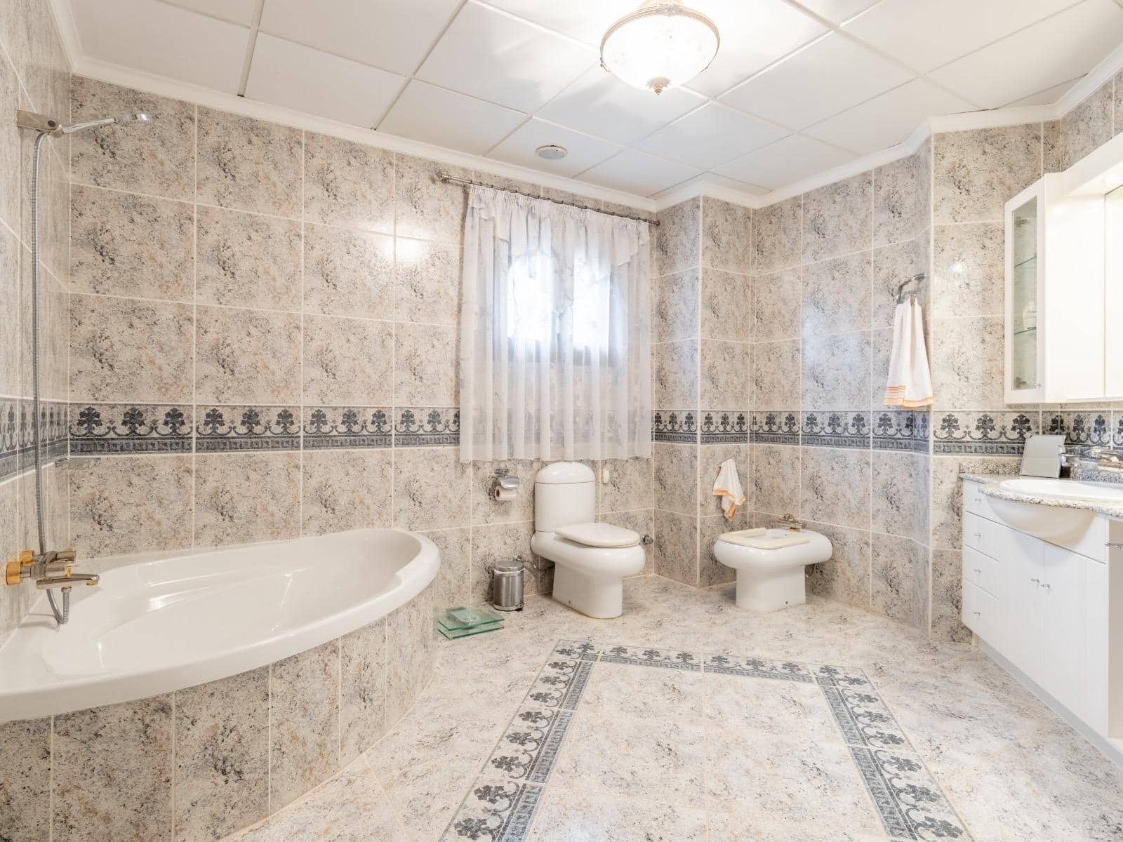 4 soveværelse Villa til salg i Adsubia med swimmingpool garage - € 2.100.000 (Ref: 8468065)