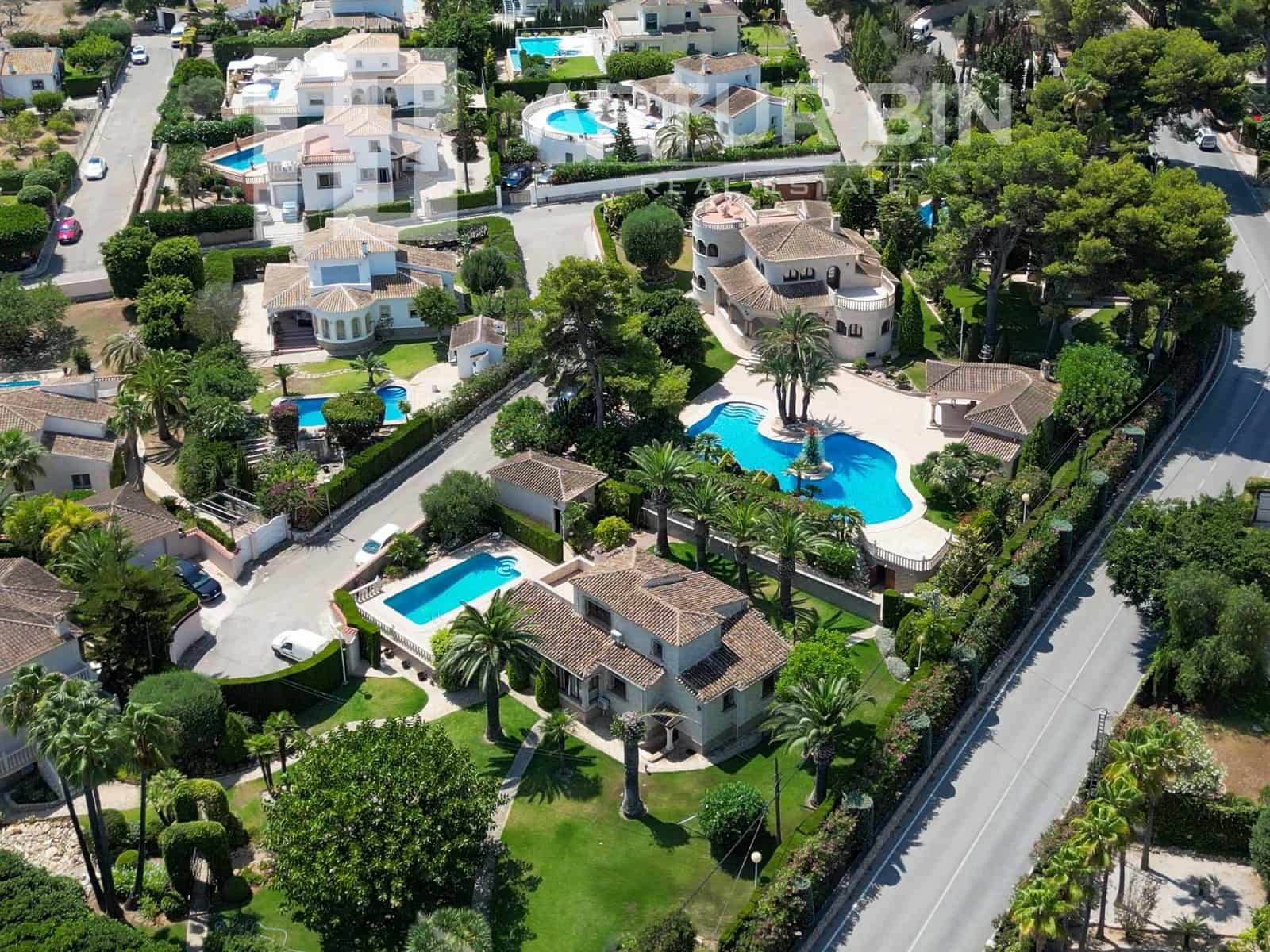 4 soveværelse Villa til salg i Adsubia med swimmingpool garage - € 2.100.000 (Ref: 8468065)