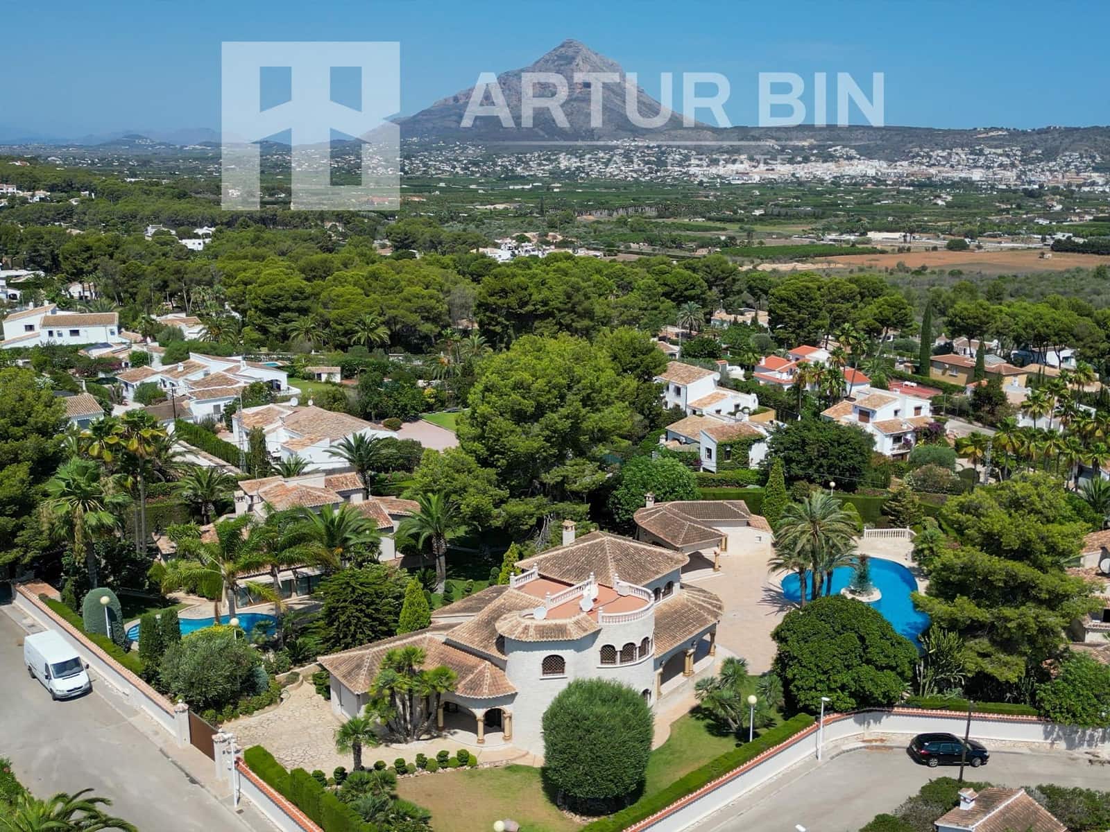 4 soveværelse Villa til salg i Adsubia med swimmingpool garage - € 2.100.000 (Ref: 8468065)