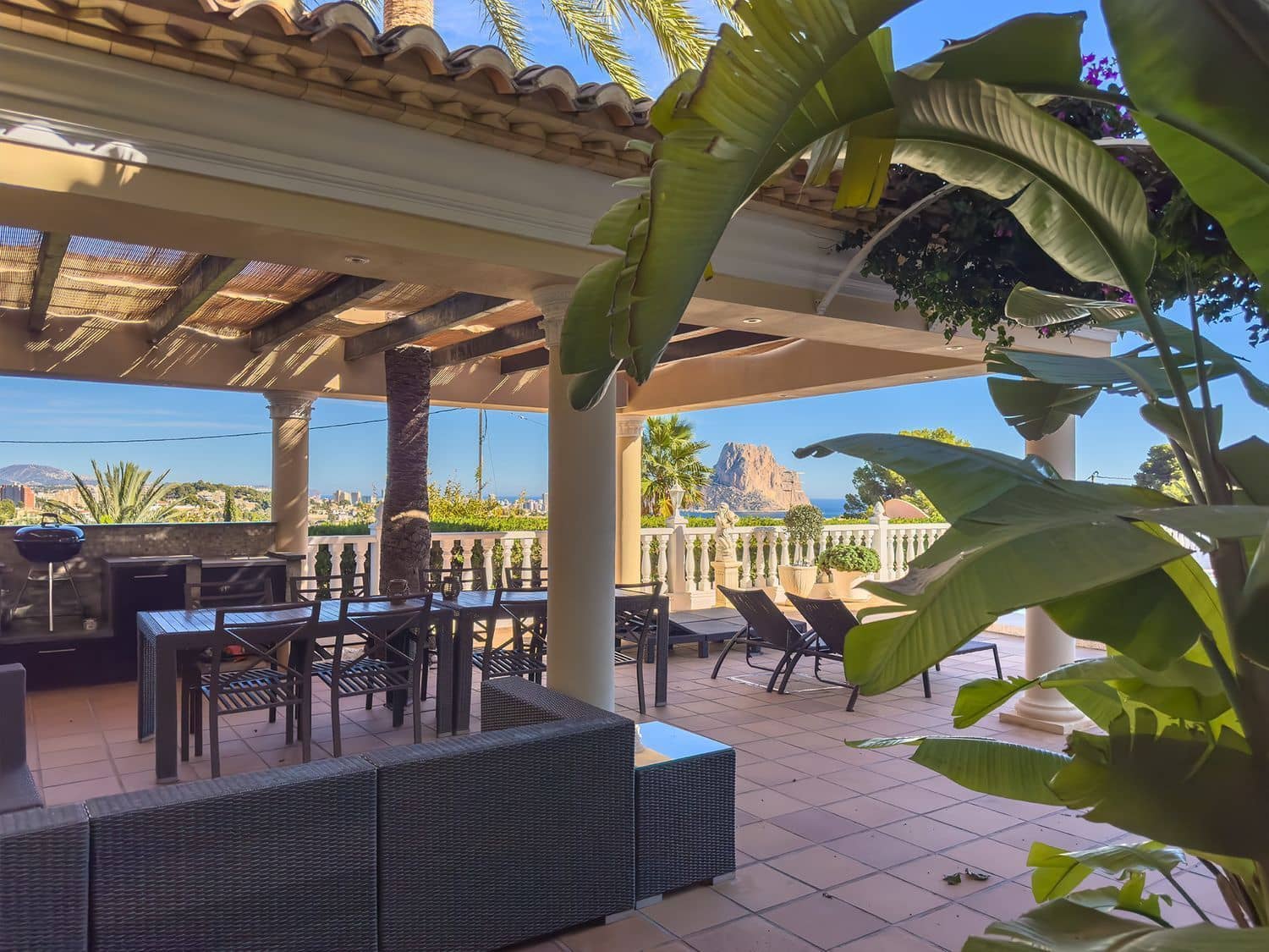 7 sovrum Villa till salu i Calpe / Calp med pool - 1 150 000 € (Ref: 8473996)