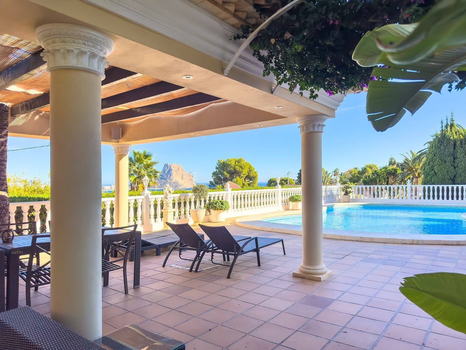 7 sovrum Villa till salu i Calpe / Calp med pool - 1 150 000 € (Ref: 8473996)