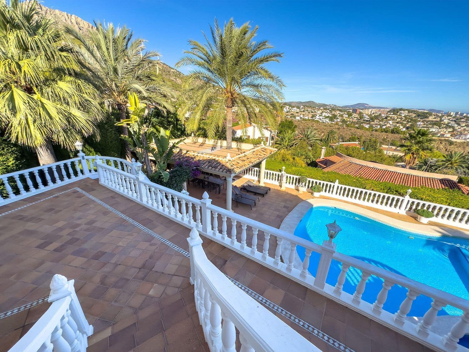 7 sovrum Villa till salu i Calpe / Calp med pool - 1 150 000 € (Ref: 8473996)