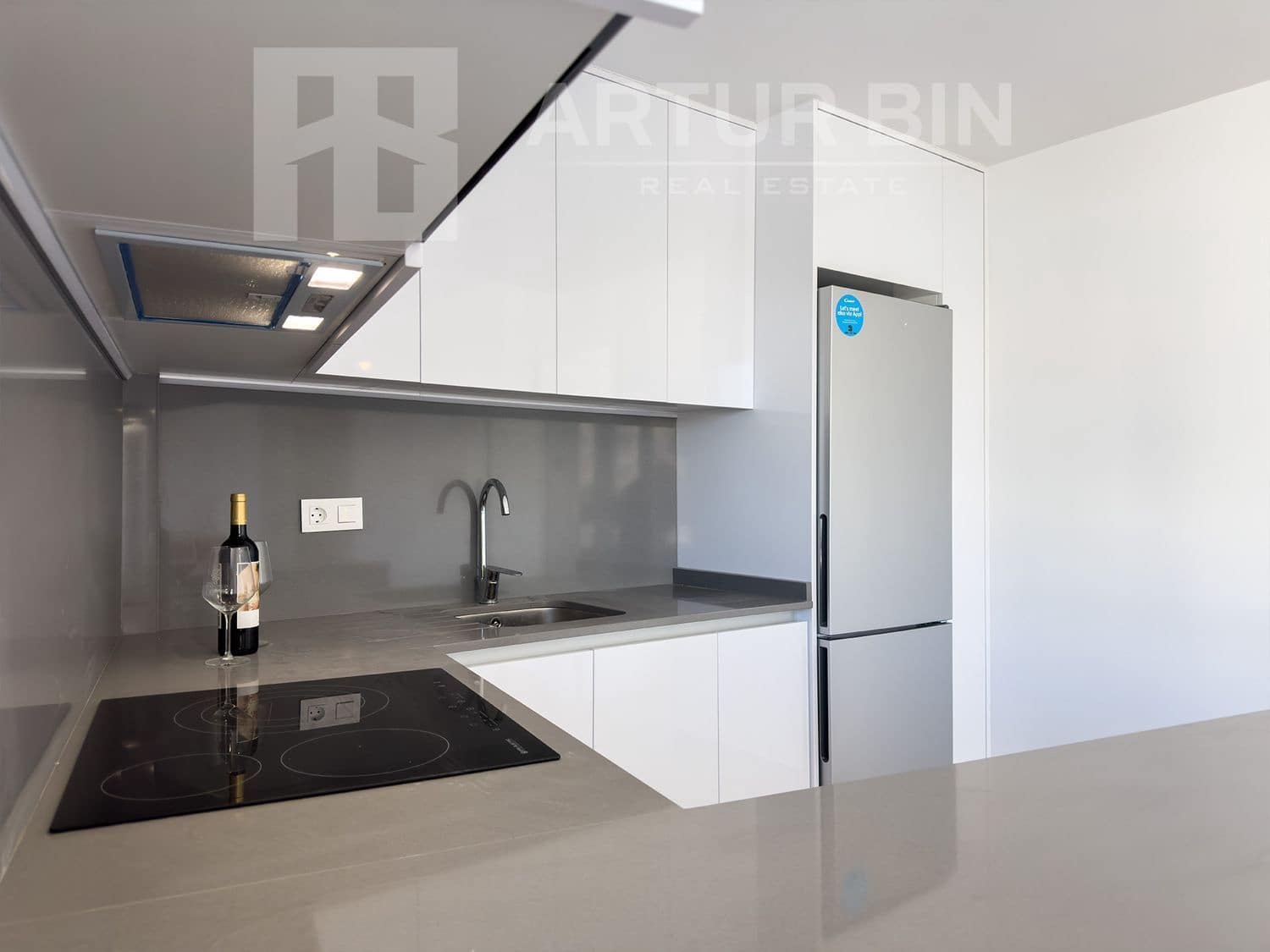 2 soveværelse Lejlighed til salg i Filipinas med swimmingpool garage - € 260.000 (Ref: 8476010)