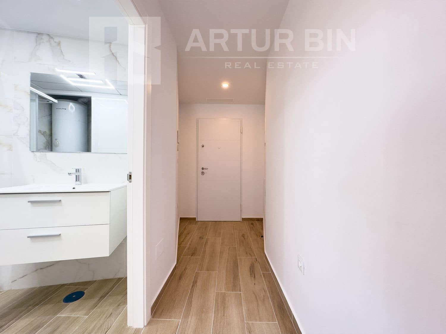 2 soveværelse Lejlighed til salg i Filipinas med swimmingpool garage - € 260.000 (Ref: 8476010)