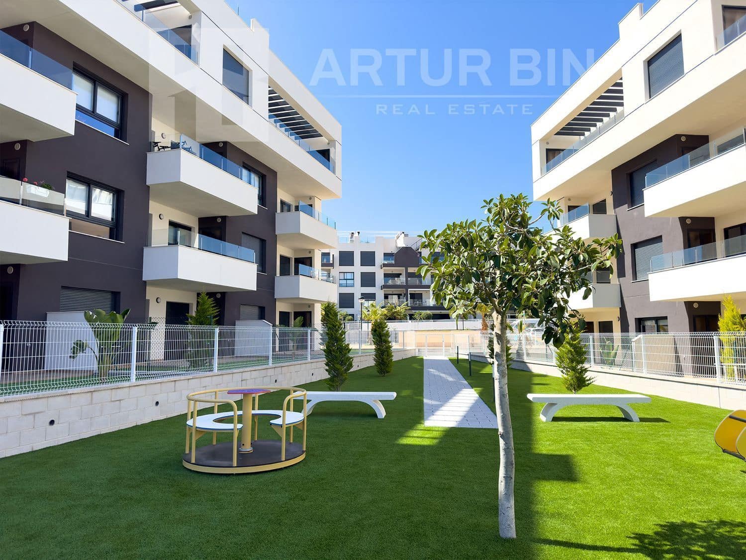 2 soveværelse Lejlighed til salg i Filipinas med swimmingpool garage - € 260.000 (Ref: 8476010)