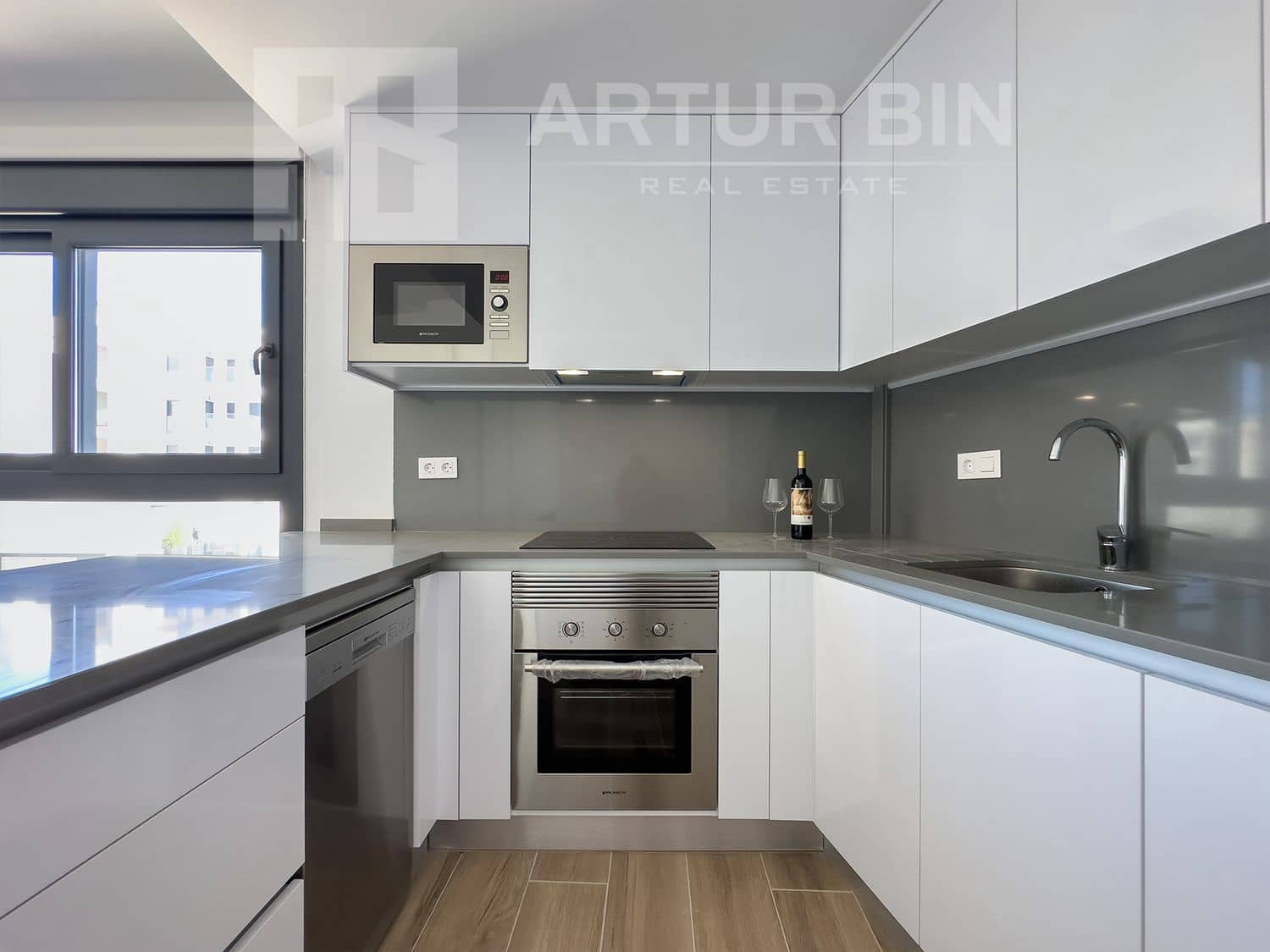 2 soveværelse Lejlighed til salg i Filipinas med swimmingpool garage - € 260.000 (Ref: 8476010)