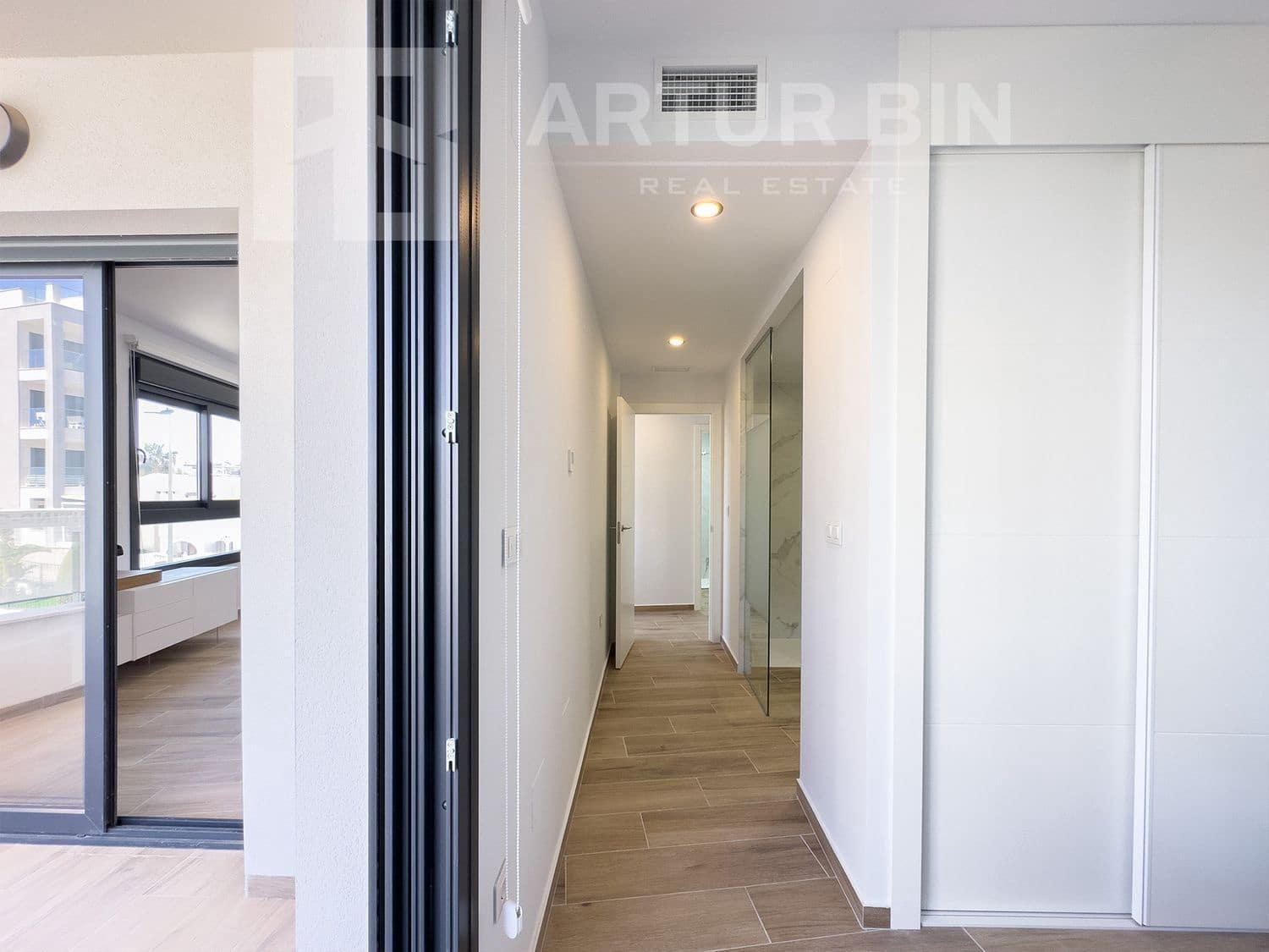 2 soveværelse Lejlighed til salg i Filipinas med swimmingpool garage - € 260.000 (Ref: 8476010)