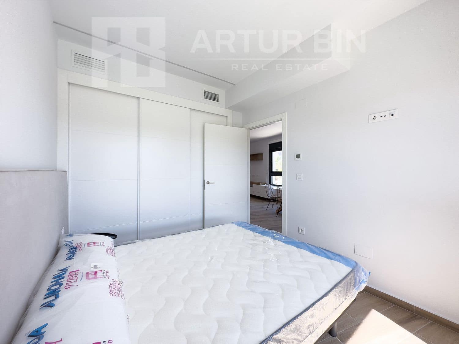 2 soveværelse Lejlighed til salg i Filipinas med swimmingpool garage - € 260.000 (Ref: 8476010)