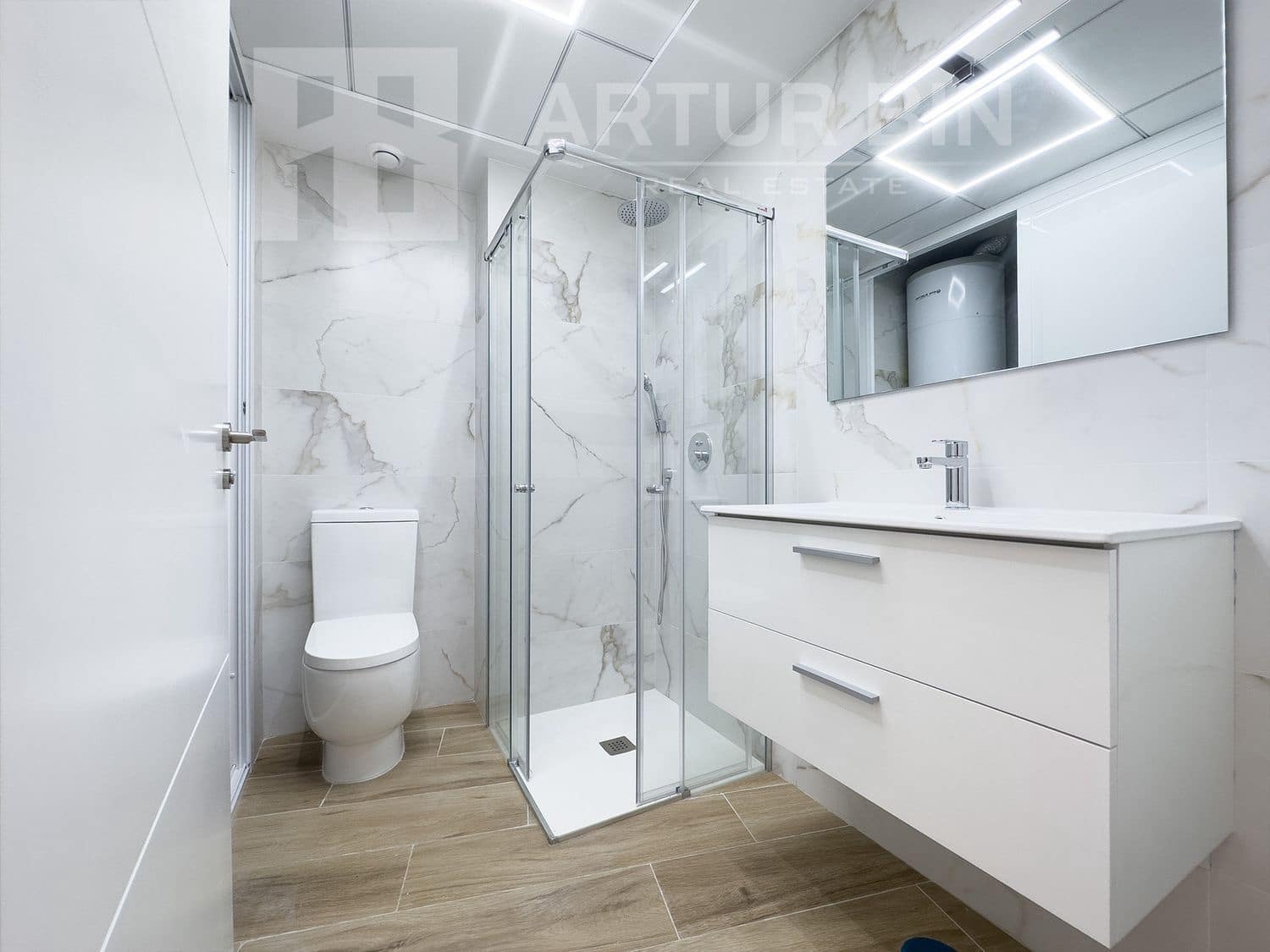 2 soveværelse Lejlighed til salg i Filipinas med swimmingpool garage - € 260.000 (Ref: 8476010)