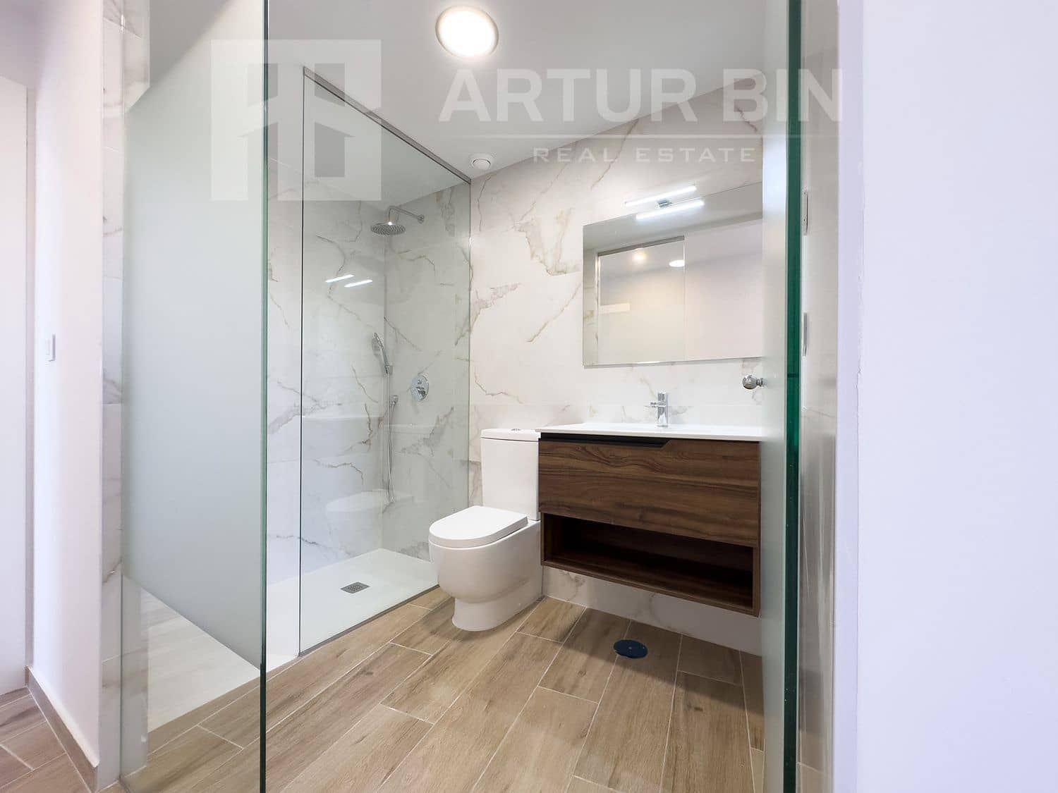 2 soveværelse Lejlighed til salg i Filipinas med swimmingpool garage - € 260.000 (Ref: 8476010)