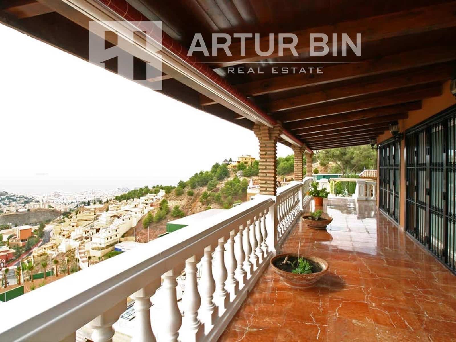 10 soverom Villa til salgs i Malaga by med garasje - € 3 150 000 (Ref: 8668490)