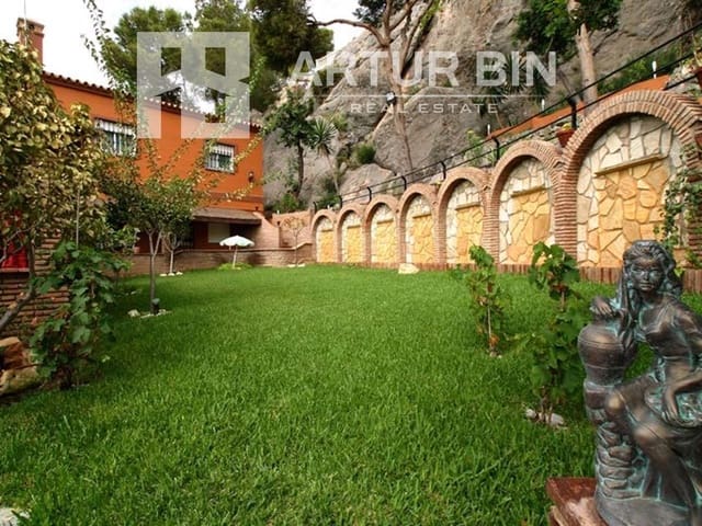 10 soveværelse Villa til salg i Este, Málaga by med garage - € 3.150.000 (Ref: 8668490)