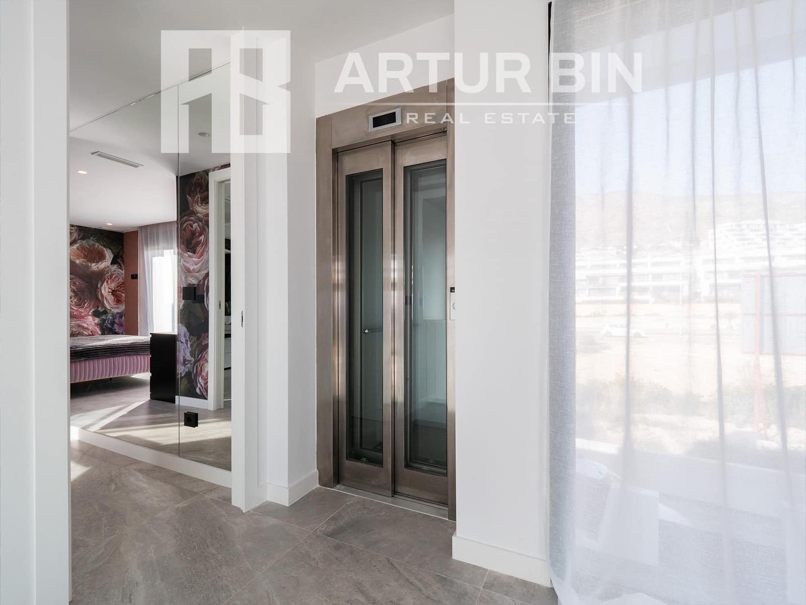 4 bedroom Villa for sale in Finestrat with pool - € 1,750,000 (Ref: 8683443)